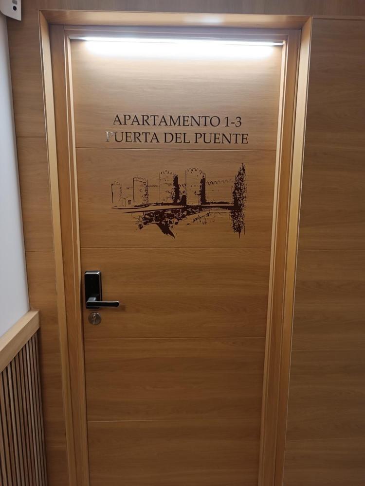 Apartamentos Turisticos Avila Puerta Del Puente 1-3 Екстериор снимка