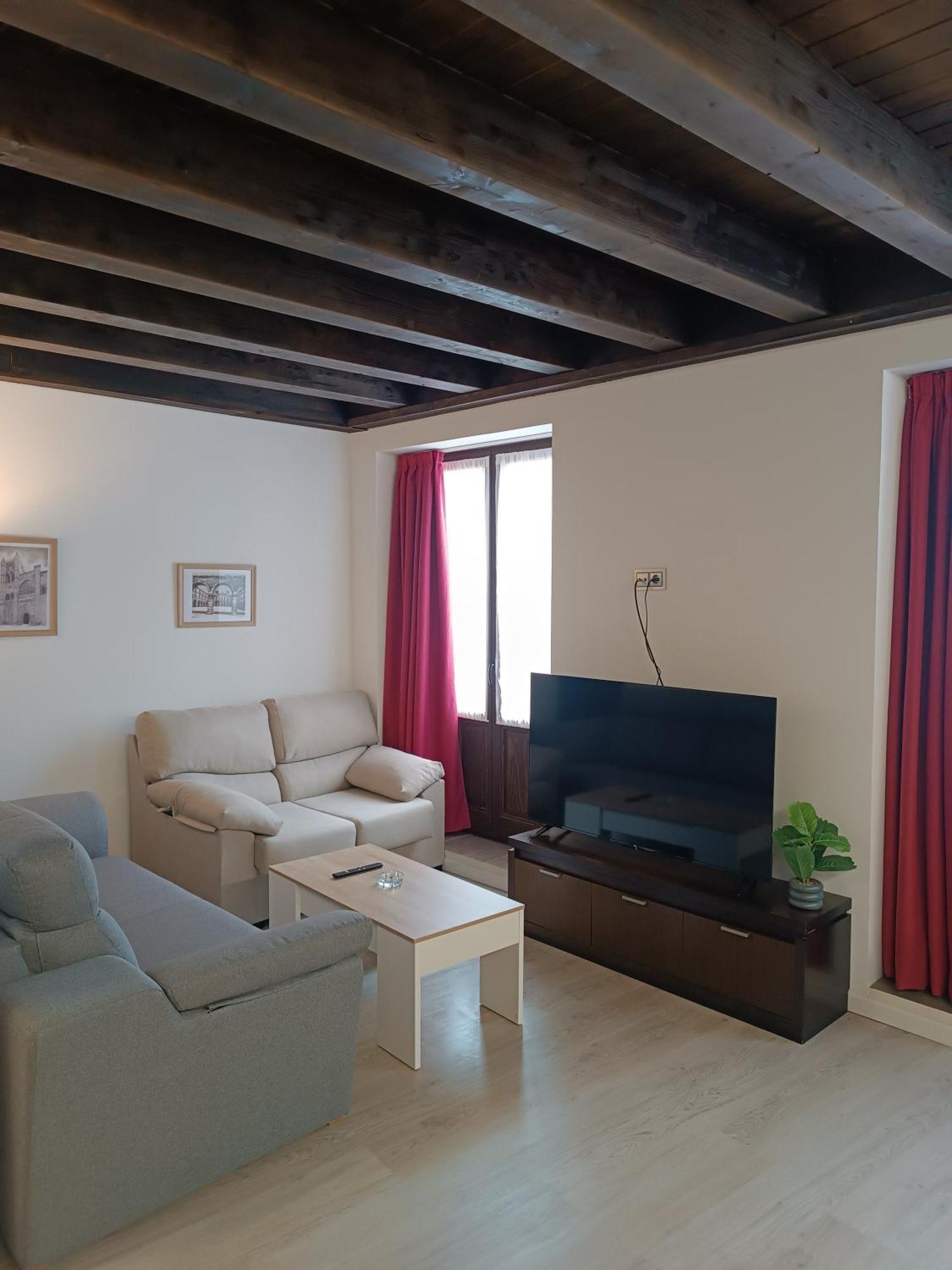 Apartamentos Turisticos Avila Puerta Del Puente 1-3 Екстериор снимка
