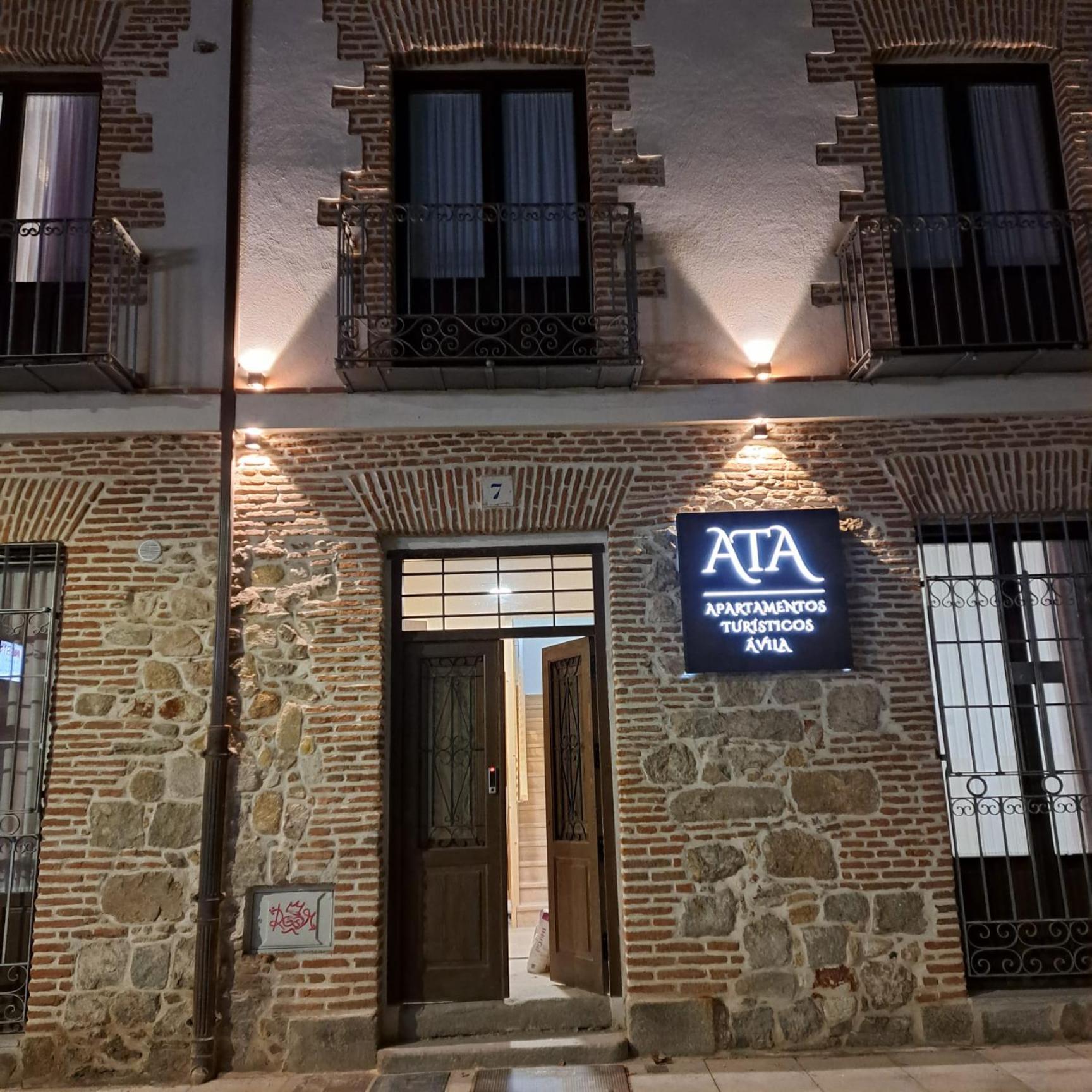 Apartamentos Turisticos Avila Puerta Del Puente 1-3 Екстериор снимка