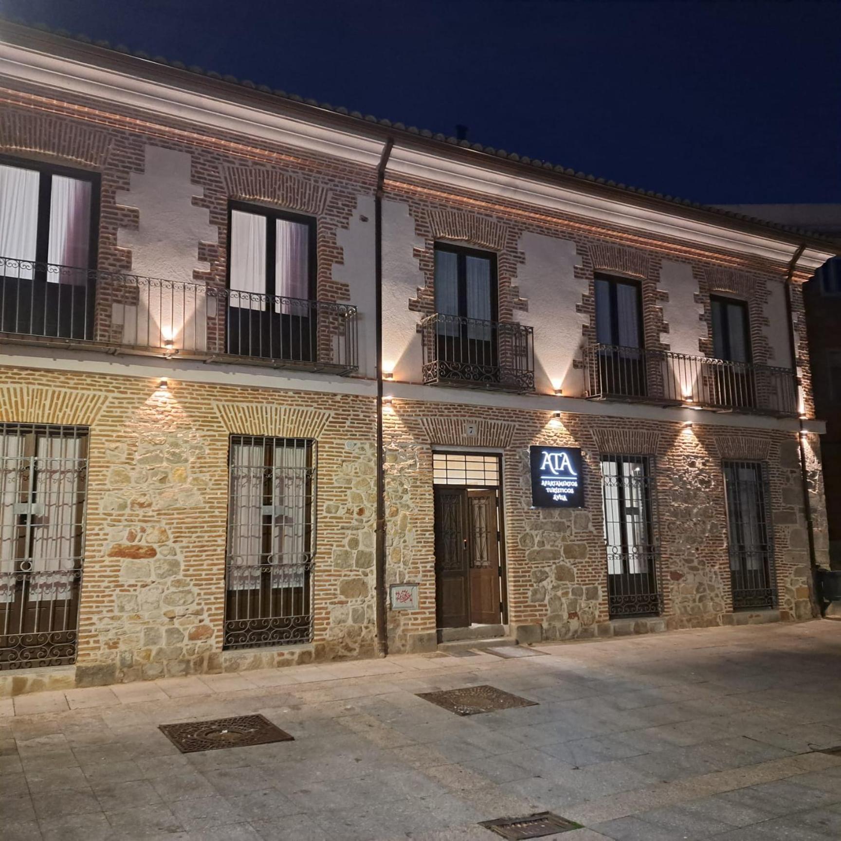 Apartamentos Turisticos Avila Puerta Del Puente 1-3 Екстериор снимка